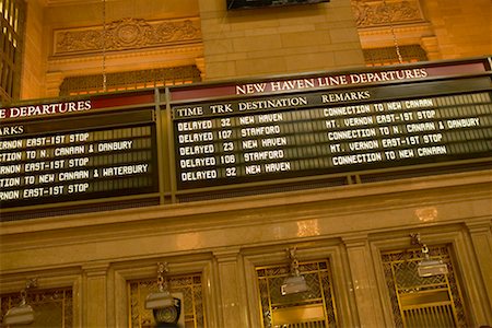 simsearch:700-02638063,k - Train Schedule Grand Central Station New York City New York, USA Foto de stock - Con derechos protegidos, Código: 700-00270334