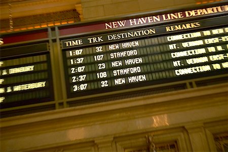 simsearch:700-02638063,k - Train Schedule Grand Central Station New York City New York, USA Foto de stock - Con derechos protegidos, Código: 700-00270333