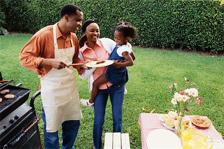 Famille de barbecue Photographie de stock - Rights-Managed, Code: 700-00285253