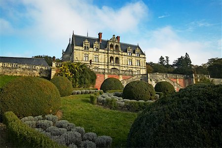simsearch:862-08718833,k - Formal Garden and Castle Chateau de la Bourdaisiere Loire Valley France Foto de stock - Con derechos protegidos, Código: 700-00285783
