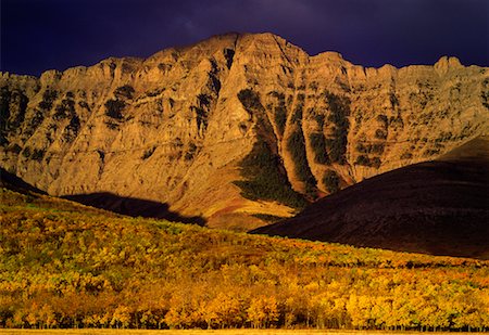 simsearch:700-00020167,k - Lever du soleil de l'automne et Mountain (Alberta), Canada Photographie de stock - Rights-Managed, Code: 700-00285978