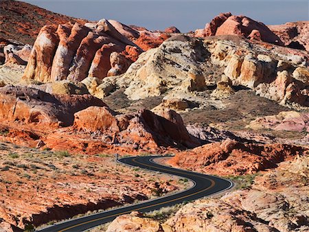 parque estatal del valle de fuego - Winding Road through Rocks Valley of Fire State Park Las Vegas Nevada, USA Foto de stock - Con derechos protegidos, Código: 700-00286468