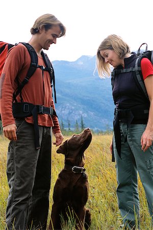 simsearch:700-00281945,k - Couple de randonnée avec chien Photographie de stock - Rights-Managed, Code: 700-00280808