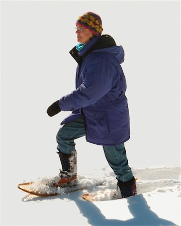 simsearch:700-01164772,k - Woman Snowshoeing Foto de stock - Con derechos protegidos, Código: 700-00281024