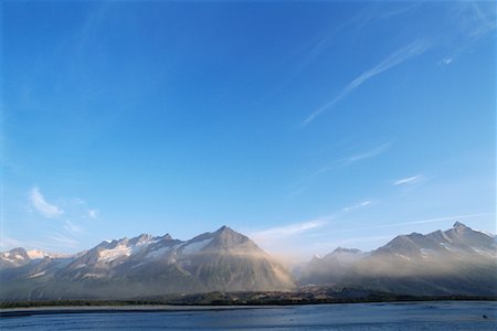 simsearch:700-00318647,k - Mountains by River Tatshenshini River British Columbia Foto de stock - Con derechos protegidos, Código: 700-00318650