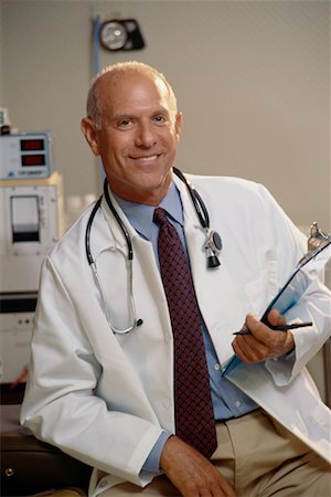 simsearch:695-05771248,k - Portrait of Doctor Stock Photo - Rights-Managed, Code: 700-00328372