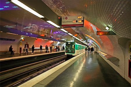 railway station in france - Subway Paris, France Foto de stock - Con derechos protegidos, Código: 700-00328897