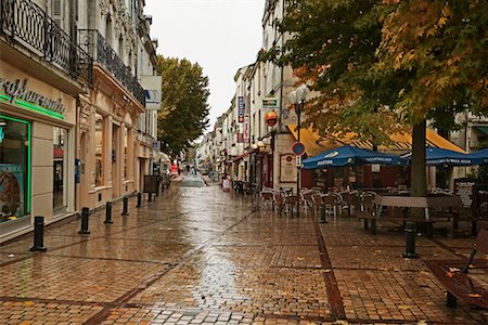 sidewalk rain - Samaur, France on a Rainy Day Stock Photo - Rights-Managed, Code: 700-00329269