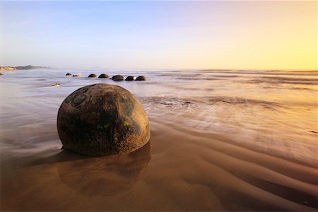 Moeraki Boulder South Island, New Zealand Foto de stock - Con derechos protegidos, Código: 700-00345136