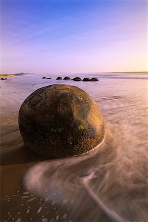 Moeraki Boulder South Island, New Zealand Foto de stock - Con derechos protegidos, Código: 700-00345137