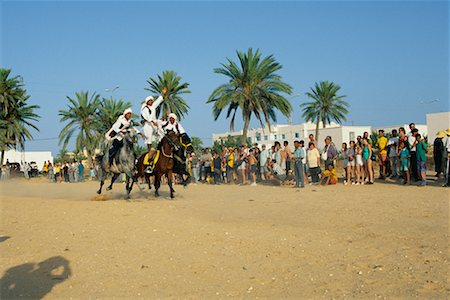 Artistes interprètes ou exécutants portant des Costumes, Djerba, l'Afrique traditionnelle Photographie de stock - Rights-Managed, Code: 700-00349893