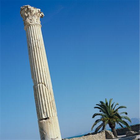 Colonne aux bains thermaux de l'empereur Antonio Carthage, Tunisie, Afrique Photographie de stock - Rights-Managed, Code: 700-00349966