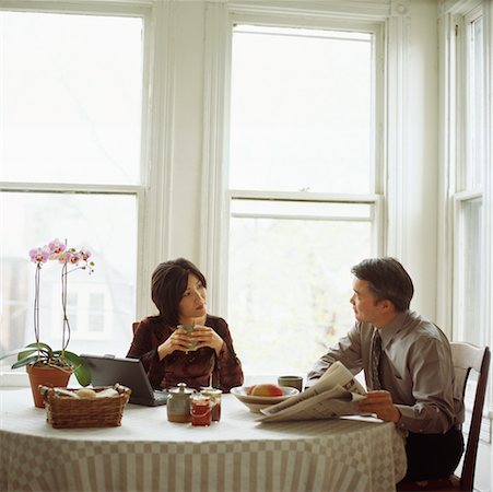 simsearch:700-00341202,k - Couple petit déjeuner Photographie de stock - Rights-Managed, Code: 700-00341227