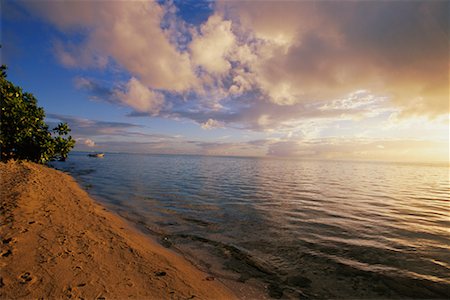 Coucher de soleil sur la plage, Polynésie française Photographie de stock - Rights-Managed, Code: 700-00343477