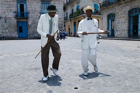 simsearch:700-02080970,k - Street Performers Cathedral Square, Havana, Cuba Stock Photo - Rights-Managed, Code: 700-00356739