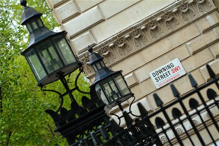 simsearch:700-02046419,k - Lampadaire sur Downing Street Londres Photographie de stock - Rights-Managed, Code: 700-00356956