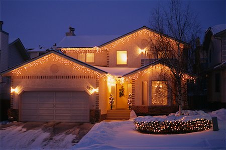 snowy night at home - Suburban Home at Dusk Stock Photo - Rights-Managed, Code: 700-00357309