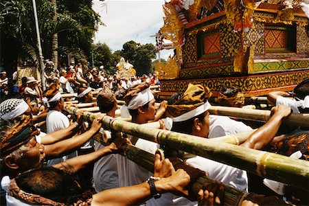 Pall Bearers Carrying Cremation Tower Ubud, Bali, Indonesia Foto de stock - Con derechos protegidos, Código: 700-00364297