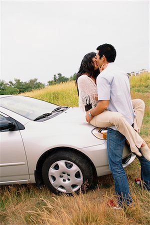simsearch:700-00366376,k - Couple Kissing Photographie de stock - Rights-Managed, Code: 700-00366385