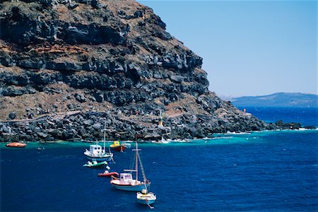 simsearch:6119-09182747,k - Boats in Harbour Santorini, Greece Foto de stock - Con derechos protegidos, Código: 700-00367886