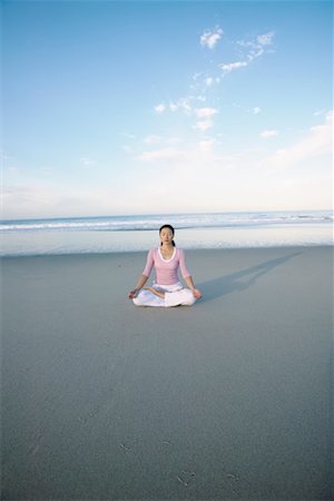 simsearch:656-01765715,k - Woman Doing Yoga on Beach Stock Photo - Rights-Managed, Code: 700-00367883