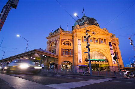 simsearch:700-00157774,k - Flinders Street Station Melbourne, Victoria, Australia Foto de stock - Direito Controlado, Número: 700-00363283