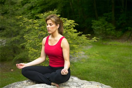 simsearch:700-00458396,k - Woman Meditating Outdoors Foto de stock - Con derechos protegidos, Código: 700-00363380