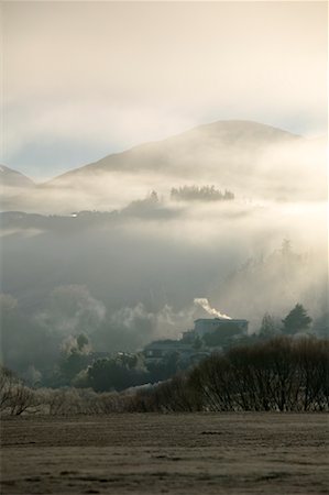 simsearch:700-00688578,k - Mountains in Fog Queenstown, South Island, New Zealand Foto de stock - Con derechos protegidos, Código: 700-00371182