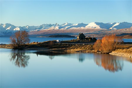 simsearch:700-00524744,k - Church by Mountains and Lake Lake Tekapo, South Island, New Zealand Foto de stock - Con derechos protegidos, Código: 700-00371191