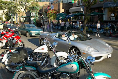 ferrari - Street Scene Toronto, Ontario Canada Foto de stock - Con derechos protegidos, Código: 700-00424503