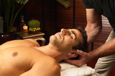simsearch:700-02121367,k - Man Getting Massage Foto de stock - Con derechos protegidos, Código: 700-00424800