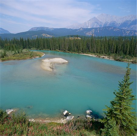 simsearch:700-00430563,k - La rivière Bow, Parc National Banff, Alberta, Canada Photographie de stock - Rights-Managed, Code: 700-00425186