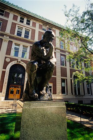 pose du penseur - Statue de l'Université de Columbia University Building, New York City, New York, USA Photographie de stock - Rights-Managed, Code: 700-00429447