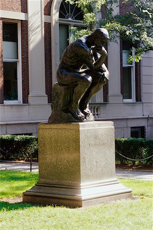 pose du penseur - Statue de l'Université de Columbia University Building, New York City, New York, USA Photographie de stock - Rights-Managed, Code: 700-00429448