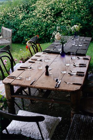 simsearch:700-00438903,k - Table Setting Outdoors Foto de stock - Con derechos protegidos, Código: 700-00438901