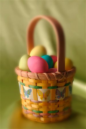 simsearch:614-06044149,k - Basket Full of Easter Eggs Foto de stock - Direito Controlado, Número: 700-00438953