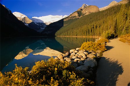 simsearch:700-00099565,k - Lac Louise, Parc National Banff, Alberta, Canada Photographie de stock - Rights-Managed, Code: 700-00430553