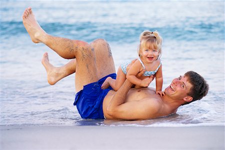 simsearch:700-00549968,k - Father with Daughter on Beach Fotografie stock - Rights-Managed, Codice: 700-00430697