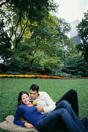 simsearch:700-00527046,k - Couple Lying Down in Central Park New York City, New York, USA Fotografie stock - Rights-Managed, Codice: 700-00458311