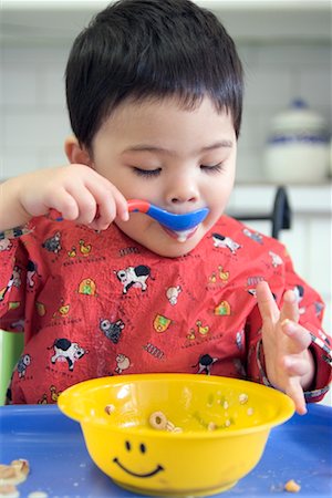simsearch:700-00070704,k - Child Eating Cereal Stock Photo - Rights-Managed, Code: 700-00459781