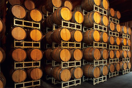 Wine Barrels in Winery, Napa Valley, California, USA Foto de stock - Con derechos protegidos, Código: 700-00459980