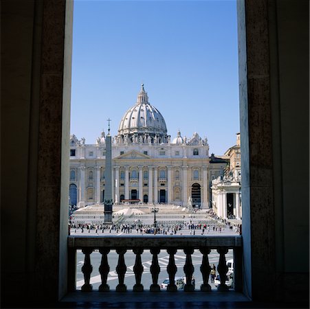 simsearch:700-01029920,k - St Peter's Basilica, St Peter's Square, Rome, Italy Foto de stock - Con derechos protegidos, Código: 700-00477871