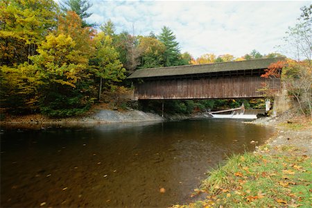 Green River Covered Bridge, Franklin County, Massachusetts, USA Foto de stock - Direito Controlado, Número: 700-00478419