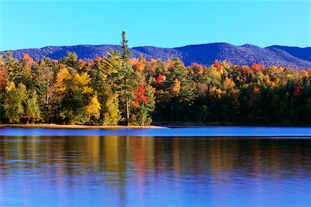 La rivière Saranac en automne, McKenzie Mountain Wilderness, parc des Adirondacks, New York State, États-Unis Photographie de stock - Rights-Managed, Code: 700-00481947