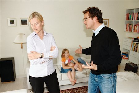 famiglia disgregata - Parents Arguing in Front of Children Fotografie stock - Rights-Managed, Codice: 700-00506870