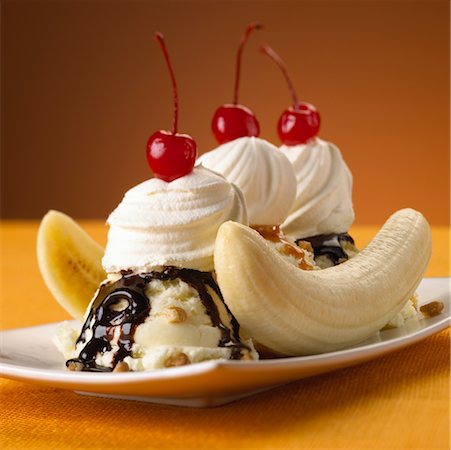 simsearch:689-03130284,k - Banana Split Photographie de stock - Rights-Managed, Code: 700-00514058