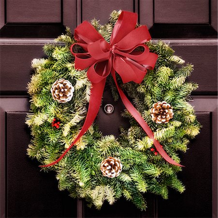 pinecones and ribbons - Close-up of Christmas Wreath Stock Photo - Rights-Managed, Code: 700-00515976