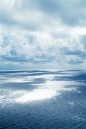 simsearch:700-02347832,k - Clouds Over Ocean Fotografie stock - Rights-Managed, Codice: 700-00519107