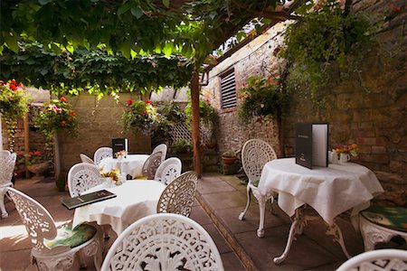 Restaurant Patio in Cotswolds, England Stock Photo - Rights-Managed, Code: 700-00513849