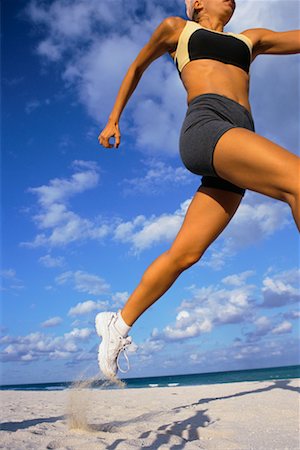 simsearch:700-00514014,k - Woman Jumping Foto de stock - Con derechos protegidos, Código: 700-00513979